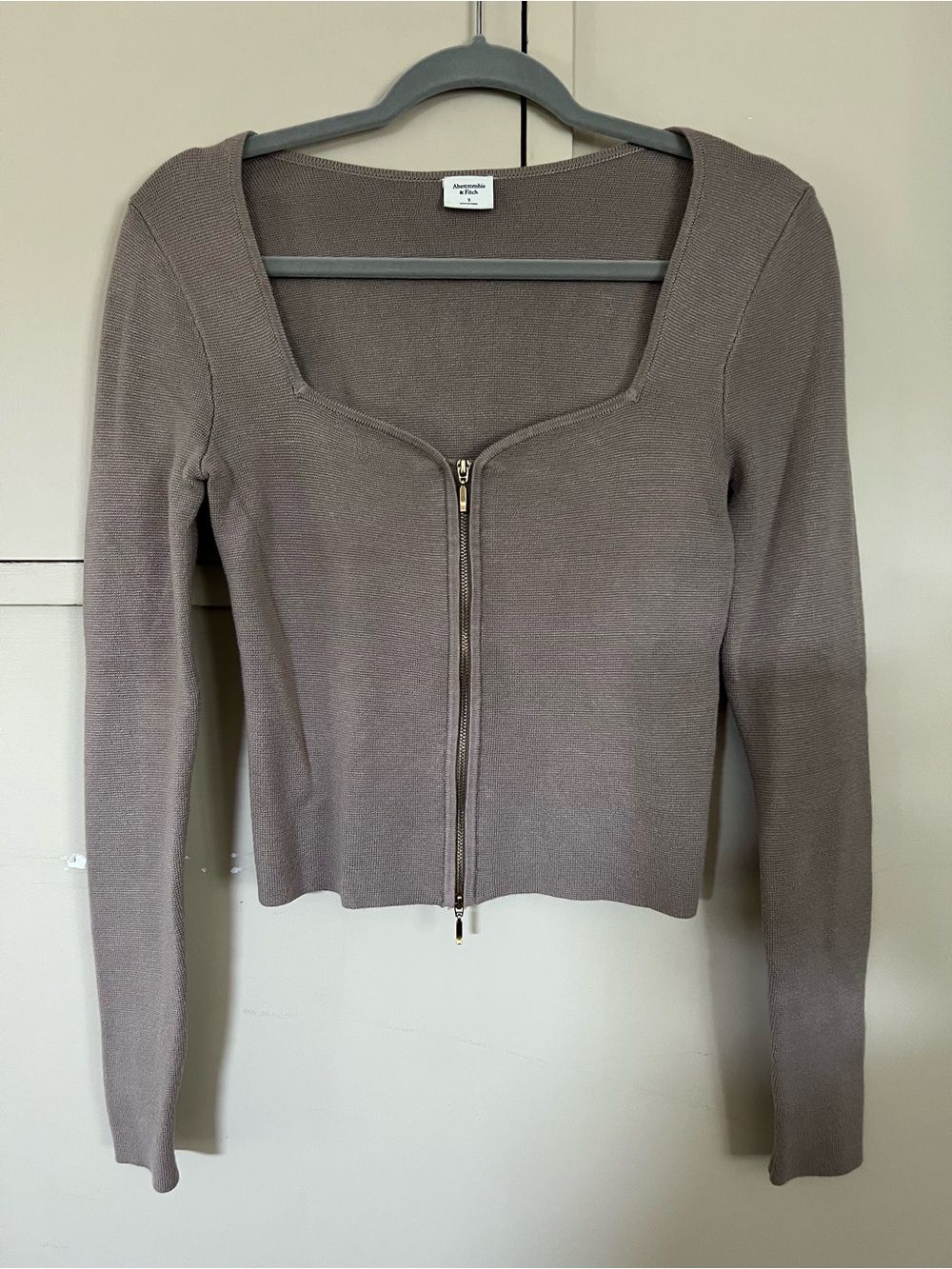Abercrombie & Fitch Ribbed Knit Crew in Taupe Gray